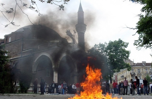 Нов протест срещу високоговорителите на джамията в София