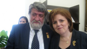 Армения награди Вежди Рашидов за заслугите му в културата