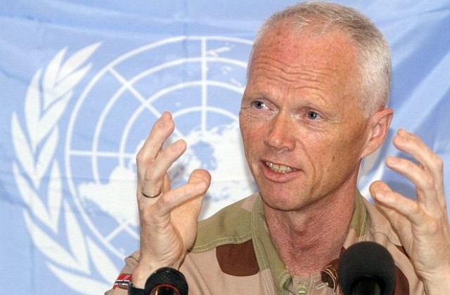 Международните наблюдатели преустановяват мисията си в Сирия