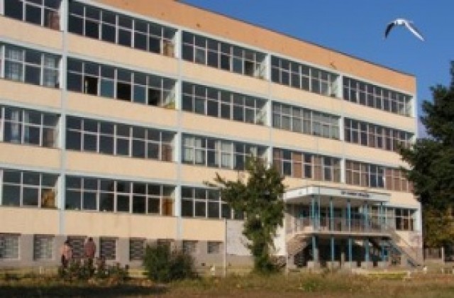 Училището в Аксаково обучава кадри за бизнеса