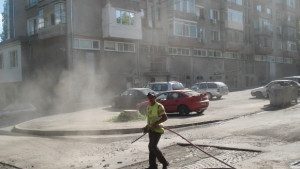 Ремонтират улици в кв Зора