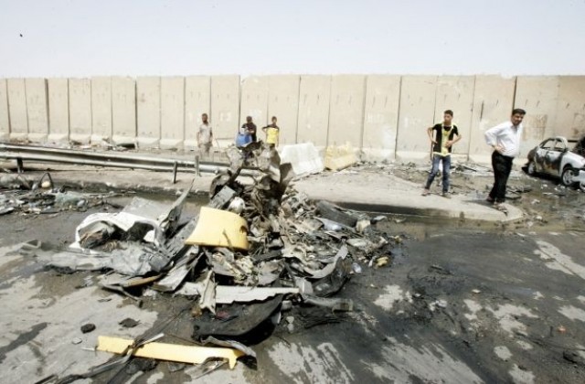 15 души загинаха при самоубийствен атентат в Ирак