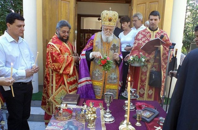 Осветиха нов храм в с.Селановци