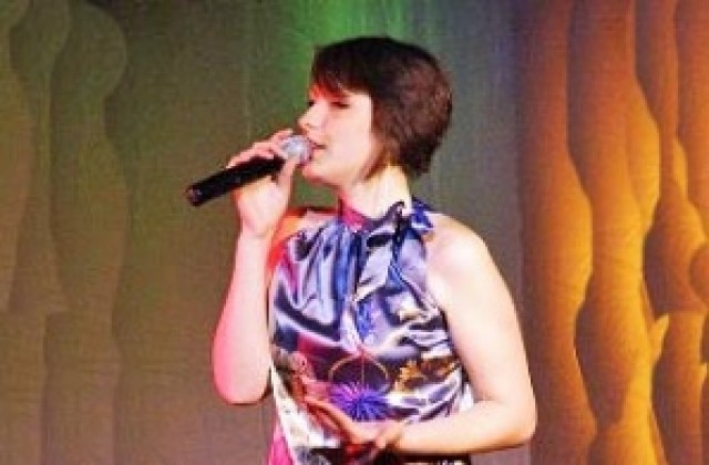 Певицата Гергана Великова – с приз от франкофонски фестивал