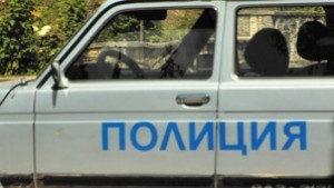 Обраха незаключен автомобил в село Топола