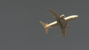 Общината брои до 200 бона годишно за самолетни билети