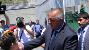 Борисов Системата за държавни плащания и бонусите за чиновниците стават