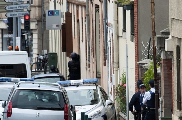 Кризата със заложниците в Тулуза приключи, похитителят е ранен, заложниците - невредими