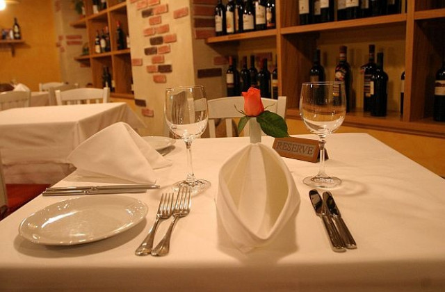 Агенцията за безопасност на храните иска завишен контрол на здравето на персонала в кухните