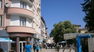 9 от наетите в Габровска област на минимална работна заплата