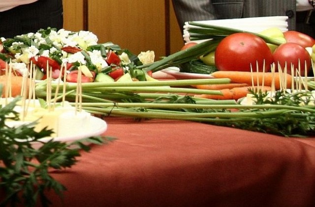 Приемни по морето ще събират сигнали за съмнителни храни