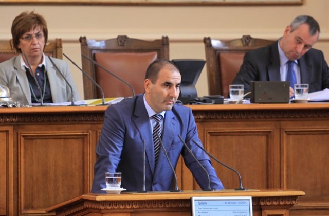 Цветанов чака обвинения за виновните за взривовете край Петолъчката