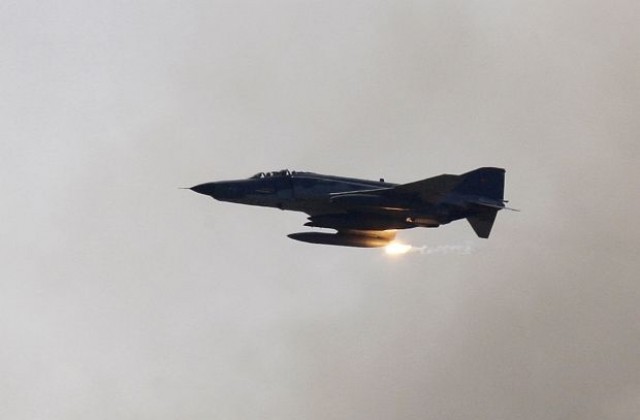 Сирийската ПВО свалила турски самолет