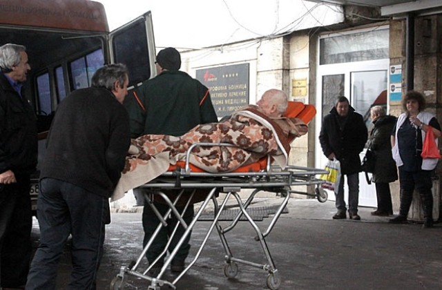 Пострадал от бензинова горелка е приет в „Пирогов”