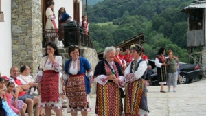 В Делчево показаха магията на Еньовден