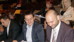 Съветниците се учат как да гласуват електронно