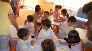 Кметът иска под крилото си детските кухни съветниците не дават