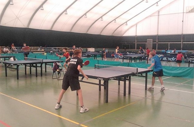 Европейски шампиони по тенис на маса тренират деца в Албена