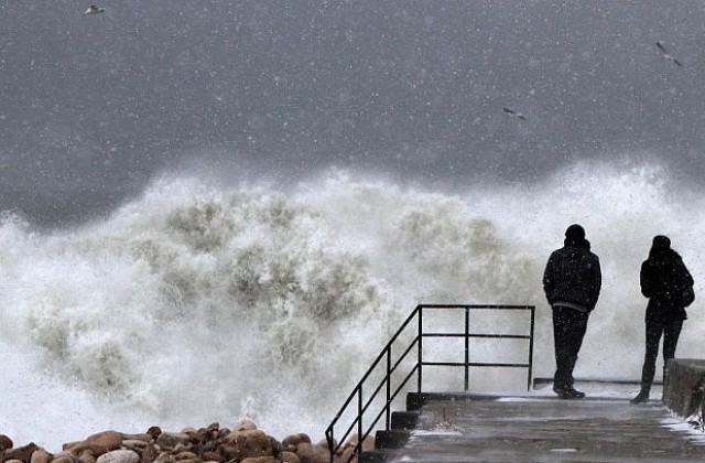 Ремонтират разрушено пристанище с 1.2 млн. лв.