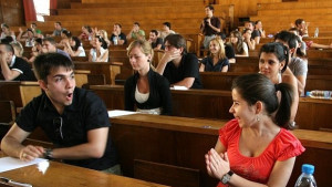 Качеството на висшето образование нищят на форум във Варна