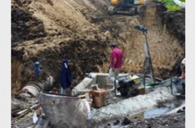 Втори ден възстановяват водопроводни връзки близо до новозагорското село Стоил войвода