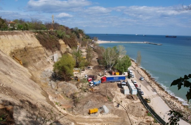 Холдинг Варна: Проектът за Алея Първа не заплашва Морската градина