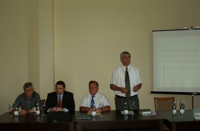 Дискутираха управлението на общинските гори