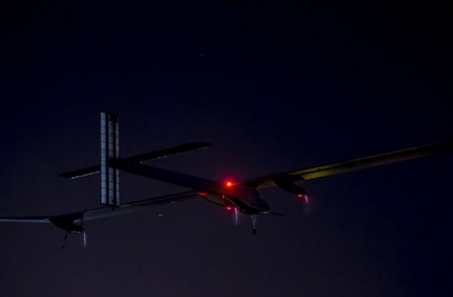 Експерименталният Solar Impulse кацна в Мексико на път за Швейцария