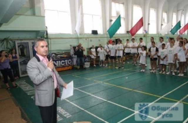 Международен турнир по бадминтон се провежда в Русе