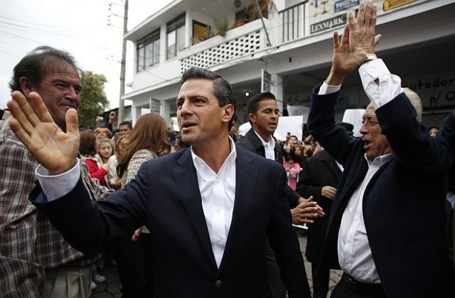 Кандидатът на опозиционната революционна партия в Мексико печели изборите за президент