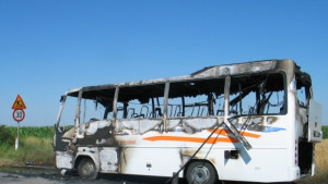 Автобус се запали в движение край Силистра