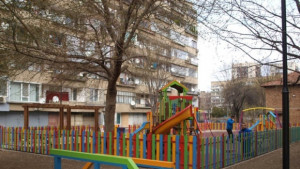 Шуменци против превръщането на детски площадки в паркинги