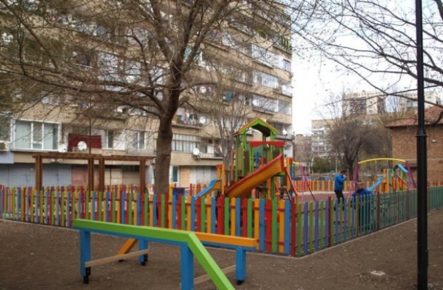 Шуменци против превръщането на детски площадки в паркинги