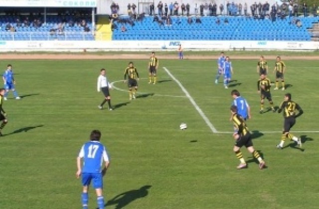 Спартак приема Светкавица в контрола на 5-и юли