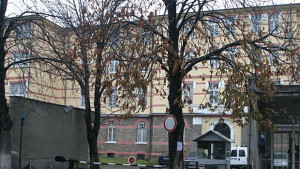 Арестуваха служител в софийския затвор