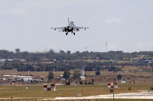 Турската армия е открила телата на пилотите на сваления изтребител