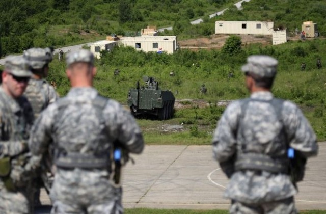 Пакистан отвори за САЩ и НАТО канала за военни доставки през своя територия