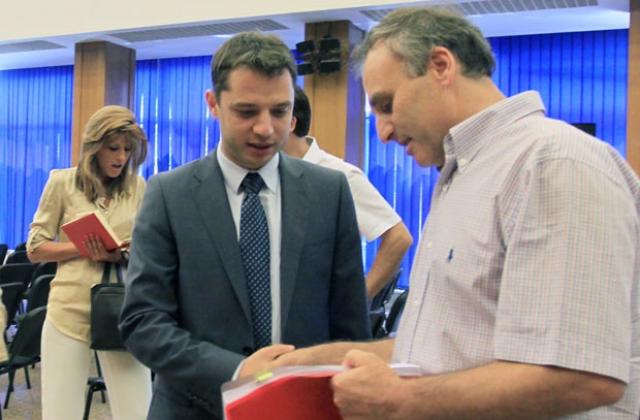 Осигурени са средства за заплати във ВМЗ Сопот