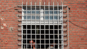 Два месеца затвор за обирджия заплашвал жертвите си с джобно