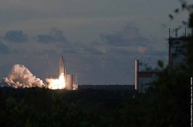 Ариана 5 изведе два спътника на околоземна орбита