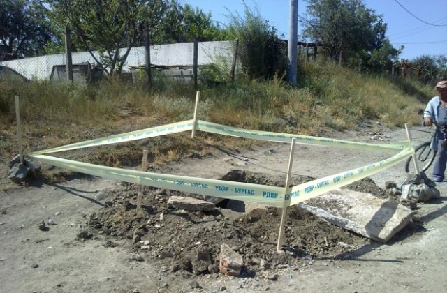 Гробници от II - III век открити след изливане на бетон