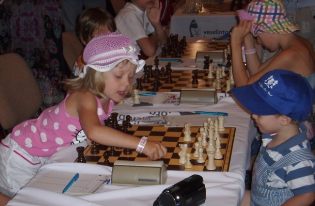 С шах възпитават малчугани на благородство и аналитично мислене
