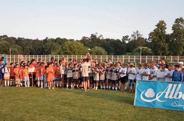 Наградиха победителите в Албена футбол джуниър