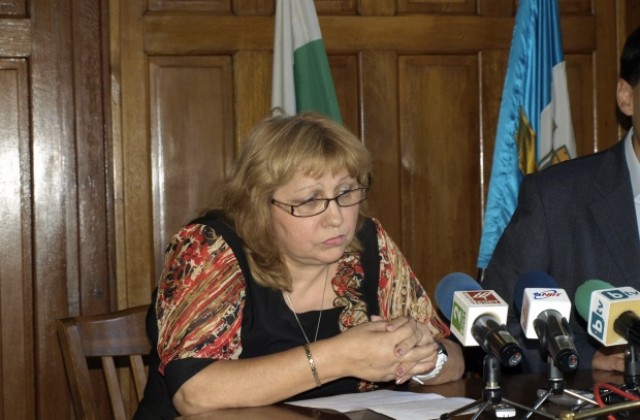 Кацарова подава оставка днес