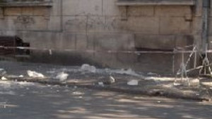 Облицовъчна плоча падна върху жена по ул Борисова