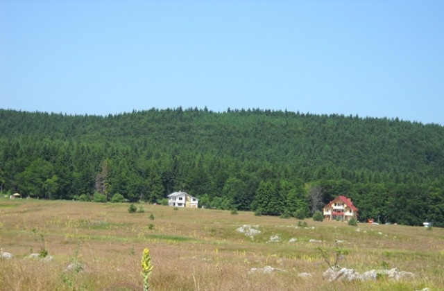 Отново много горещо, но и дъжд с гръмотевици на места