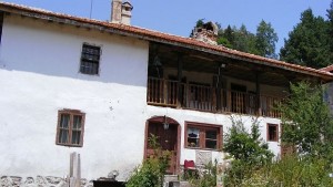 Кладнишкият манастир за разрухата след земетресението