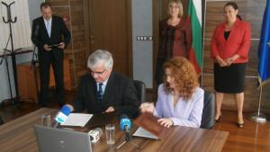 Подписаха договора за интегриран градски транспорт