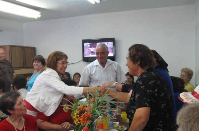 Първи рожден ден чества пенсионерският клуб в Хаджи Димитрово