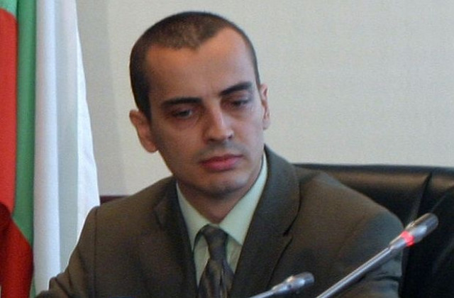 Замразяват процедурата за търг на терени на пазара на художниците в София